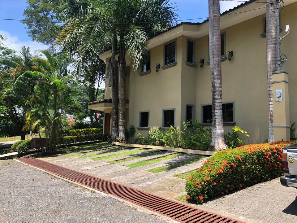CASA ROJAGA